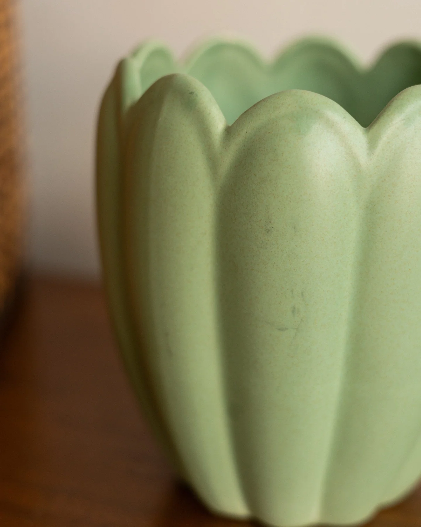 The perfect spring vase, a vintage beauty, this color, the scalloped edge.. it&rsquo;s lucky to have even made it to the sales floor! 😆 

 #DuneVintageGoods #vintagegoods #curatedvintage #shopsmall #locallysourced #midwestvintage #dunegiftandhome #s