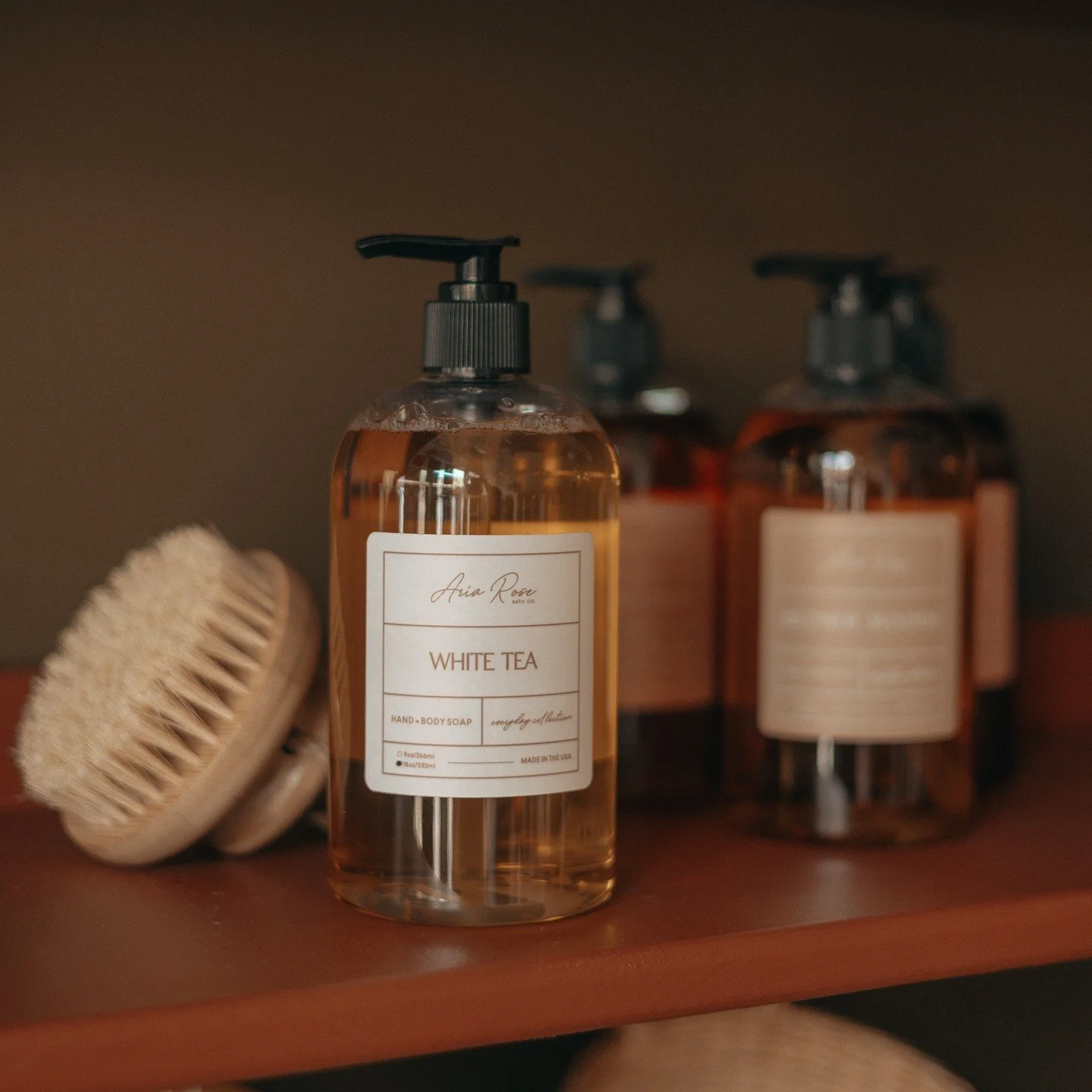 New Maker!  @ariarosebathco 🛁🫧
Just landed, hand and body soap, small batch, non toxic, smells like heaven! Come in and find your new favorite scent! 
🛁🫧

 #dunebeauty #dunegiftandhome #stoughtonbeautyproducts #shopatdune #shopstoughtonwi #cleanb