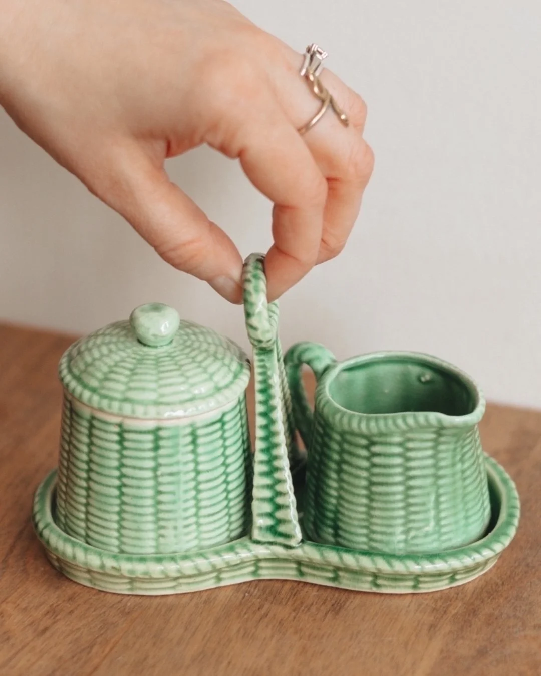 🧺 Have you peeped all the new vintage that&rsquo;s been added to online shop?! More in coming, so stay tuned! 

 #DuneVintageGoods #vintagegoods #curatedvintage #shopsmall #locallysourced #midwestvintage #dunegiftandhome #shoplocal #shopsmall #Stoug