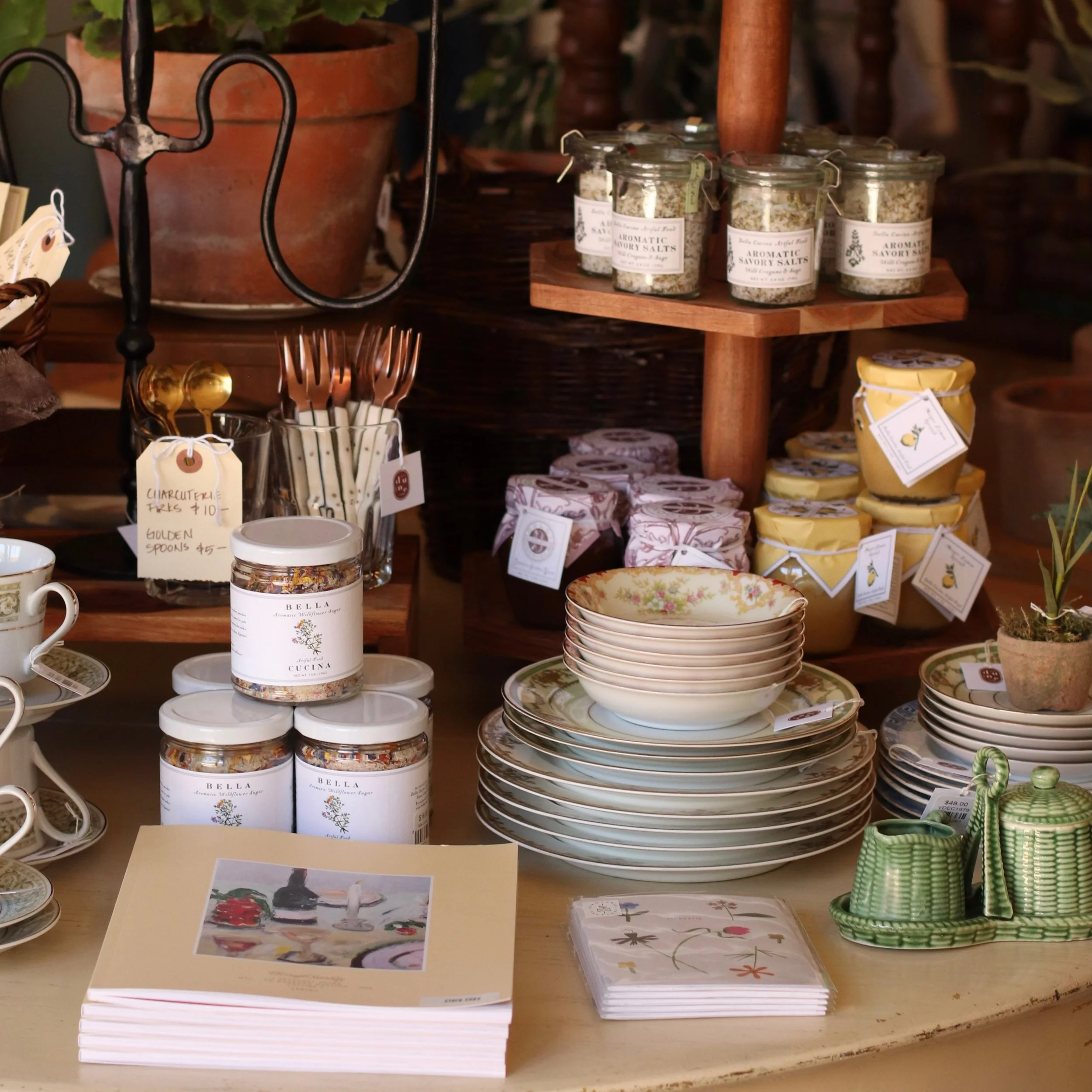 Thursday Shop Vibes. 
Stay cool, be careful outside! 🫶

#dunegiftandhome #stoughtonwi #smallshop #shoplocal
