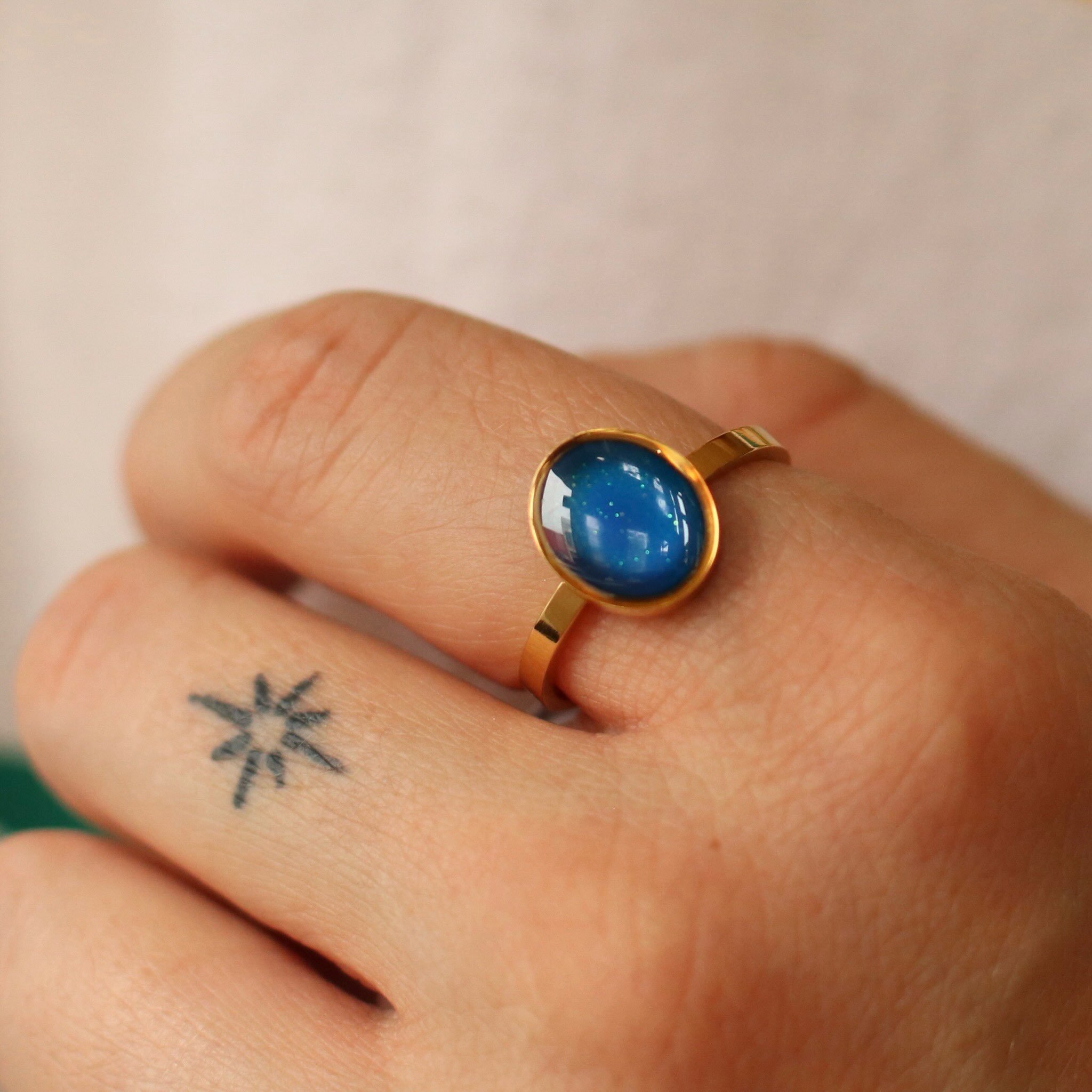 You are definitely in the M O O D to come see us today! (Yes, this is a color changing mood ring! 😉✨) 

#jewelryinstoughton #dunejewelry #styledatdune #shoppinginstoughton #stoughtonwi dunestyle jewelrytrends