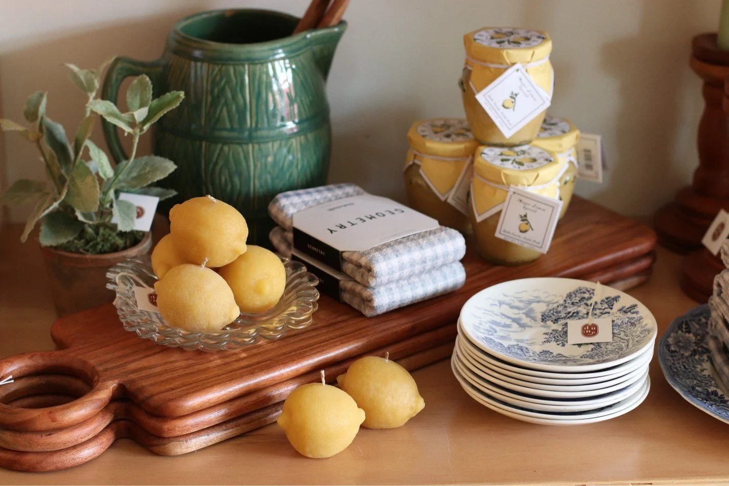 Saturday Afternoon Vibes. 🍋🍋🍋 

#dunegiftandhome #duneinterior #momandpopshop #midwestboutique #homedecorideas #hometrends #homegoods #giftshop #MadisonWI #StoughtonWI #bohohome #curatedvintage #giftsforlovedones #homedecor #cleanbeauty #curatedli