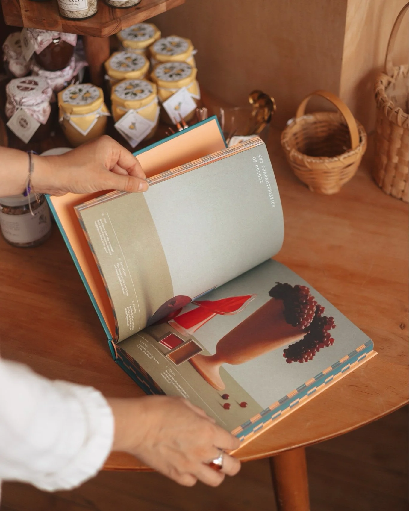 📖Slow down, thumb through a book, get inspired!
Come in and check out our little library table of gorgeous coffee table books and magazines. 

#dunegiftandhome #duneinterior #momandpopshop #midwestboutique #homedecorideas #hometrends #homegoods #gif