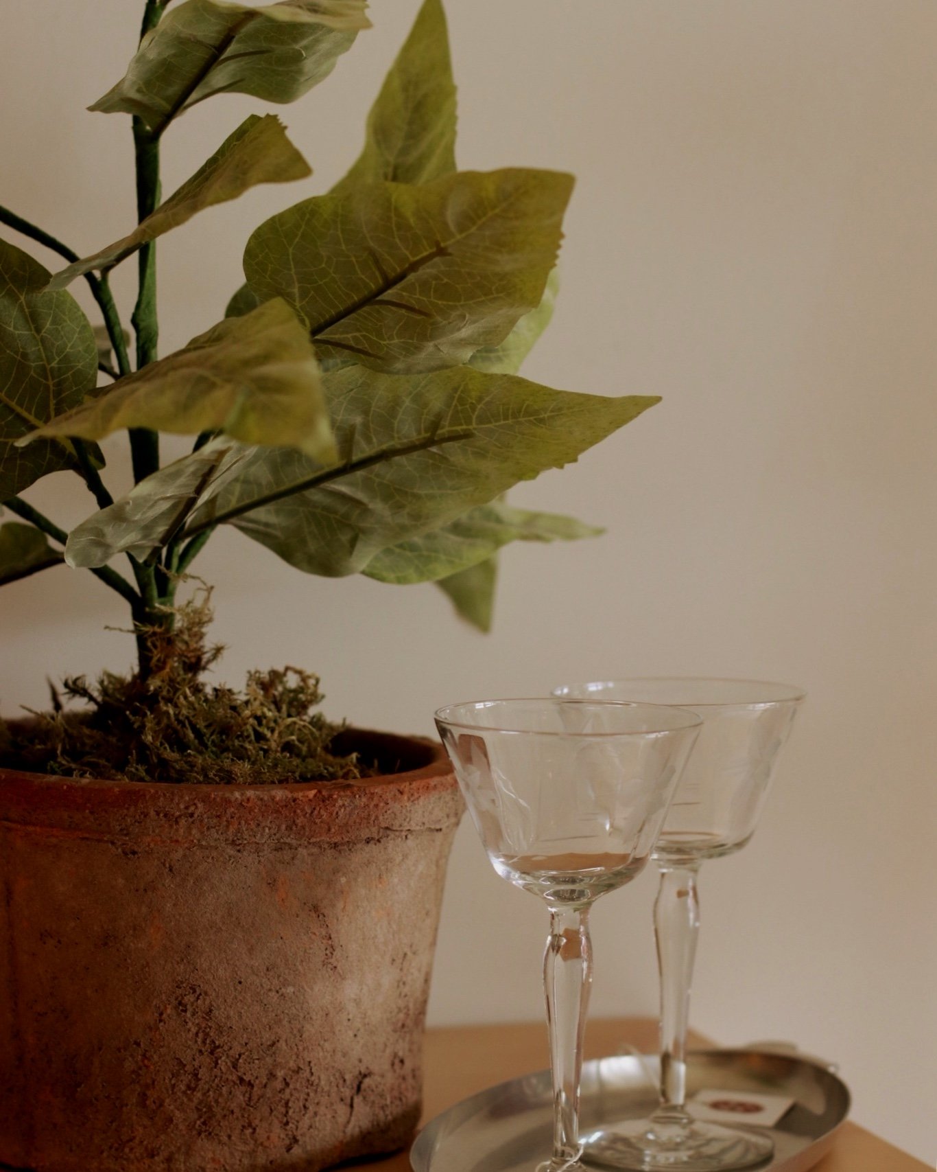 Cheers, we made it to Friday! What are your weekend plans? 🤔

#DuneVintageGoods #vintagegoods #curatedvintage #shopsmall #locallysourced #midwestvintage #dunegiftandhome #shoplocal #shopsmall #StoughtonWI #MadisonWI #homedecorshop #homedecor #recycl
