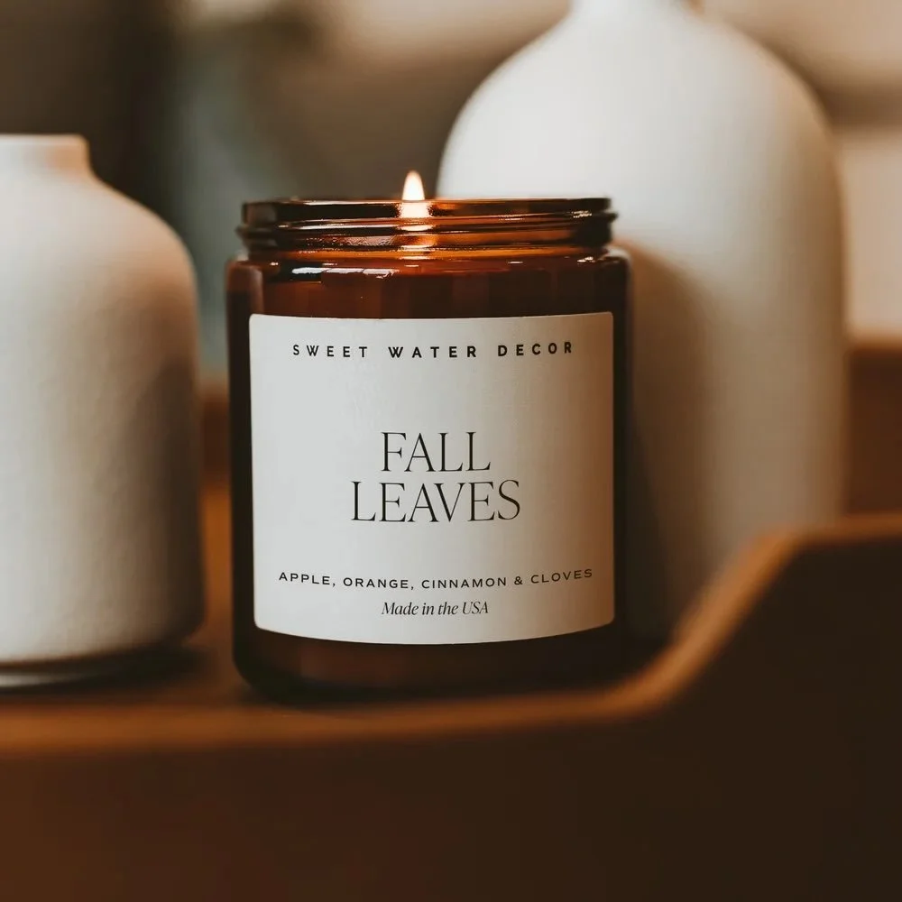 Step into the magic of Fall, a harmonious blend capturing the heart of the season. Delightful notes of apple, orange, cinnamon, and cloves transport you to a cozy autumn day, filled with crisp air and vibrant leaves. Each breath brings the nostalgic 