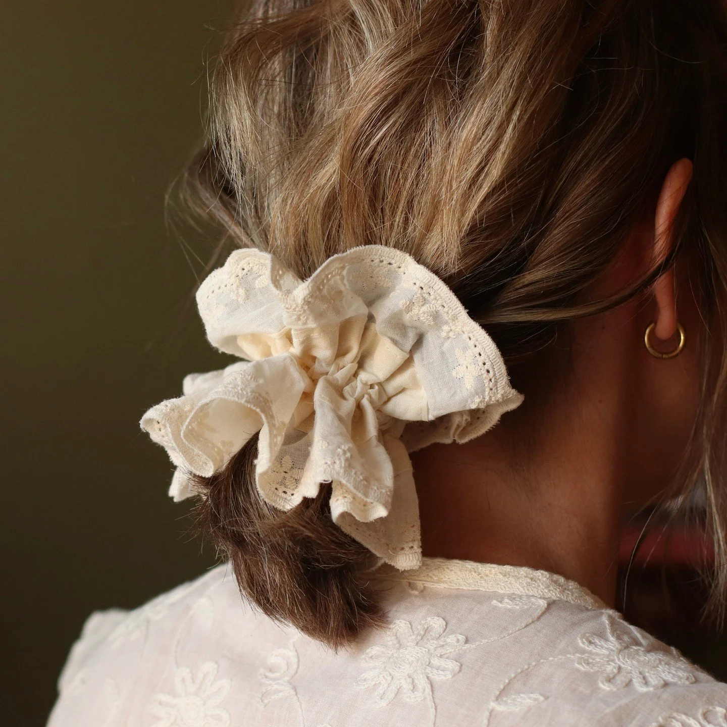 Always a good time for a new hair accessory. We just got in some beautiful hair scrunchies! Lots of sizes, styles, colors and patterns. 

#dunegiftandhome #scrunchies #shopsmall #shoplocal #fallstyle #stoughtonwi #boutiquegiftshop