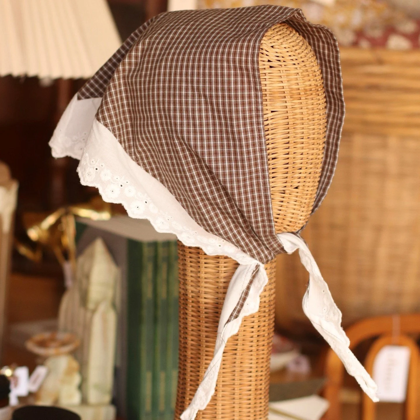 Fall accessories have landed, so many ways to wear a simple triangle scarf to add some pattern and texture to your wardrobe!

#dunegiftandhome #shopsmall #fallaccessories #plaidforfall #stoughtonwi
