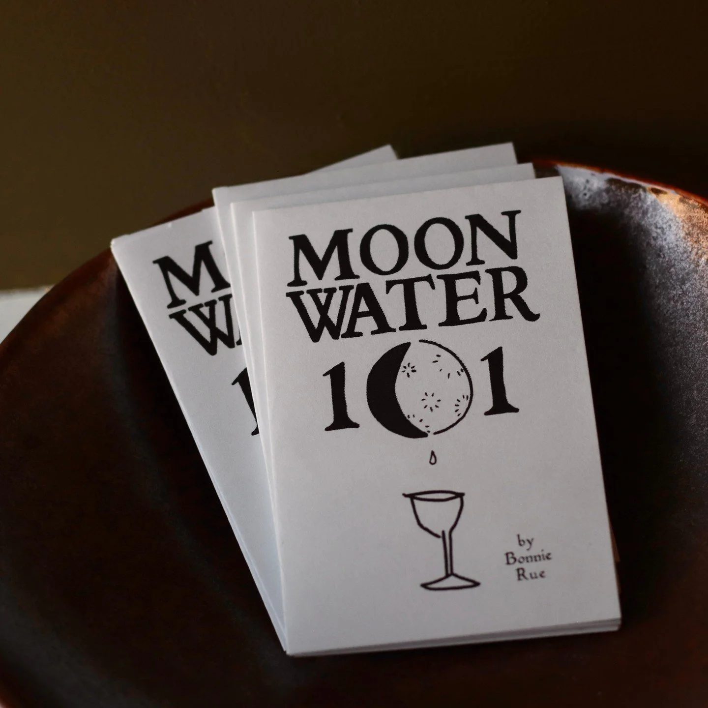 Heard of Moon Water? Well this little handmade Zine is going to teach you all about it and how to harness the power of our beautiful and mysterious moon!🌙