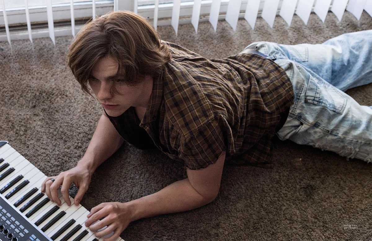 ONLINE-Joel Courtney_Hires-3 copy.jpg