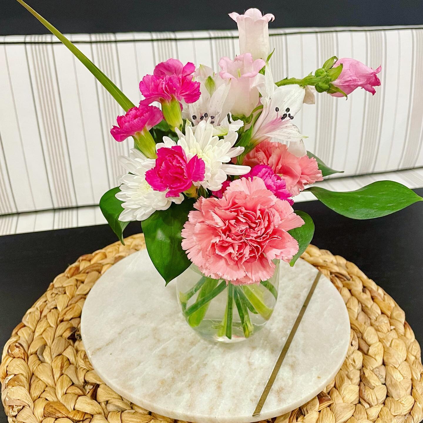 Well look at this little &ldquo;pretty &amp; pink&rdquo; collection of blooms - I love them! 💕

And to think I wouldn&rsquo;t be enjoying this cutie of an arrangement if I hadn&rsquo;t &ldquo;deconstructed and reimagined&rdquo; the larger arrangemen