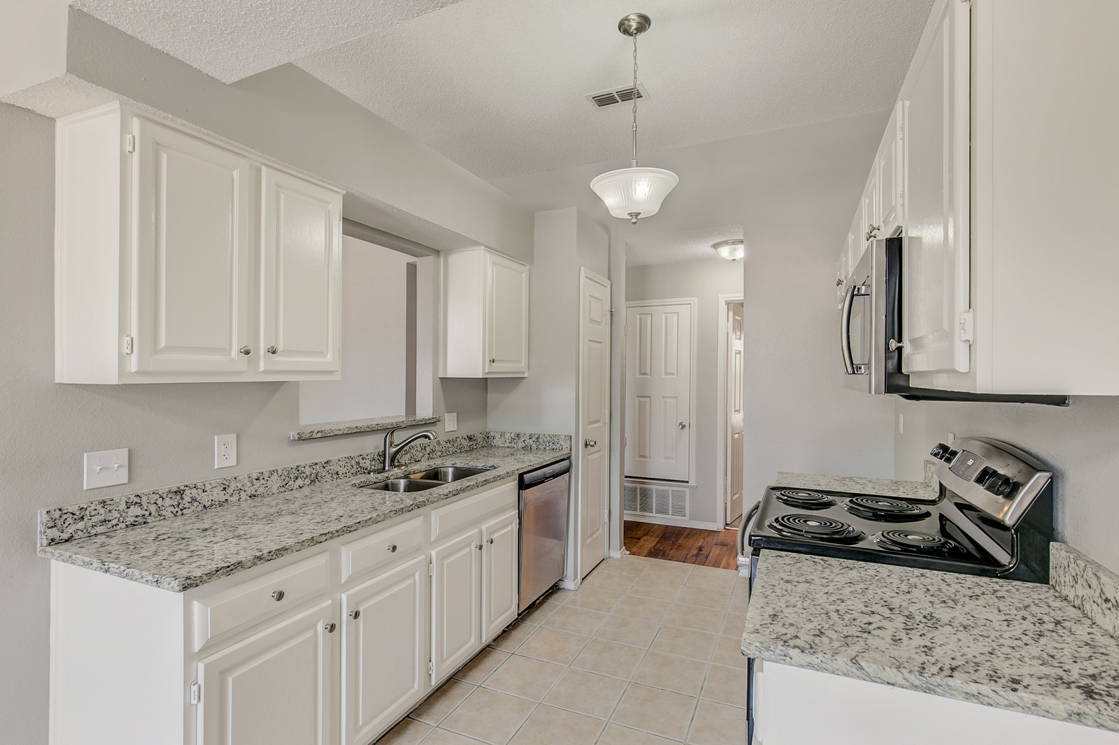 14_1406_Prentice_Street14_mls.jpg