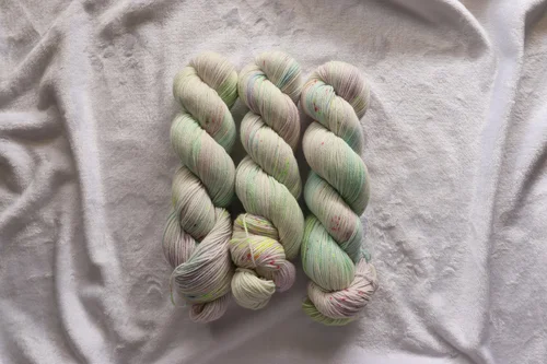 【販売終了カラー】unico YIPPY COZY Geranium Yarn Shop - Cosy Posy Yarn Co.