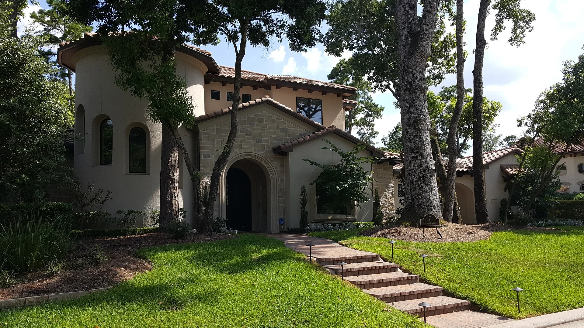 Creekside Villa.jpg
