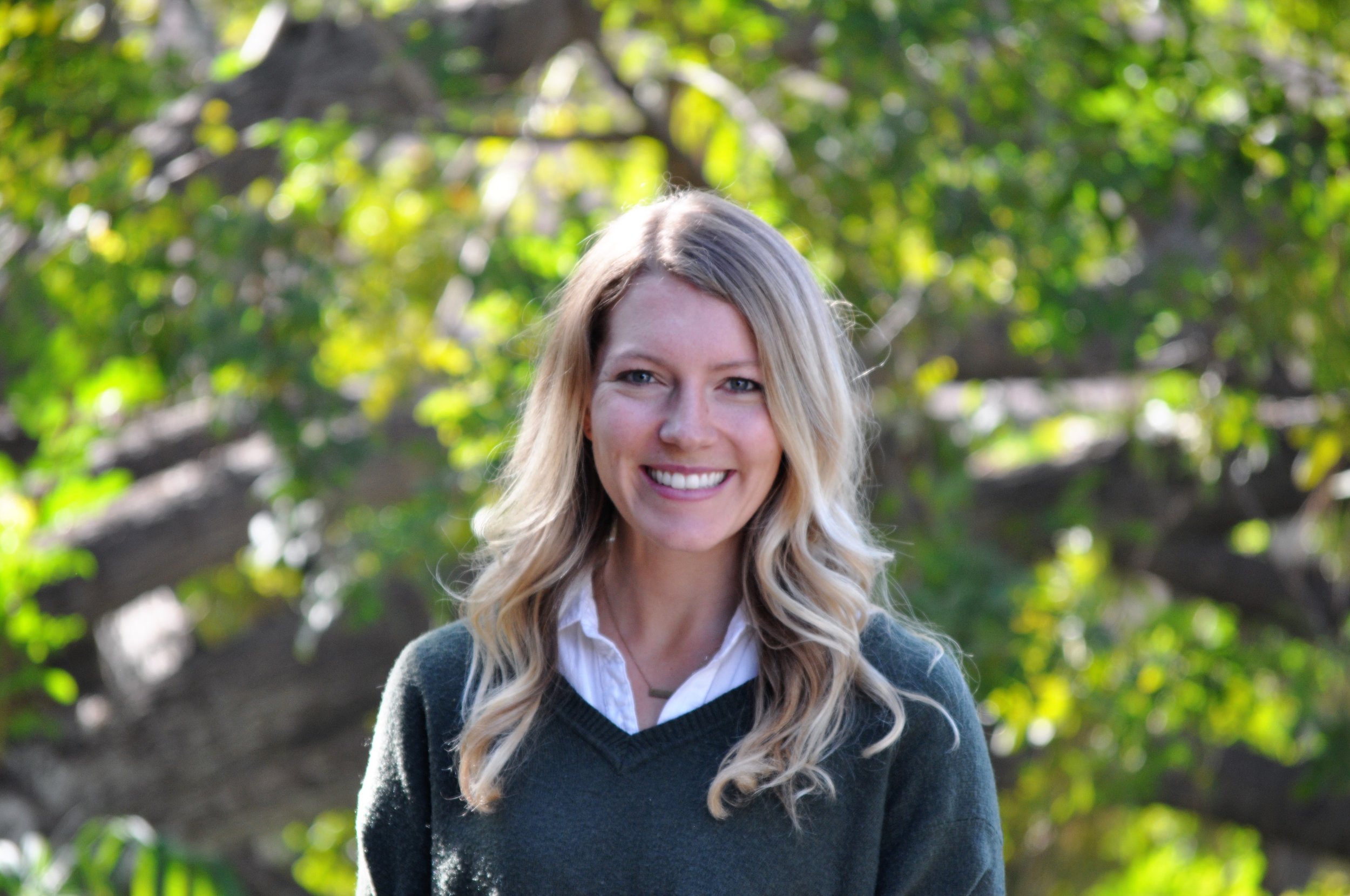 Why does Julie love EMDR?