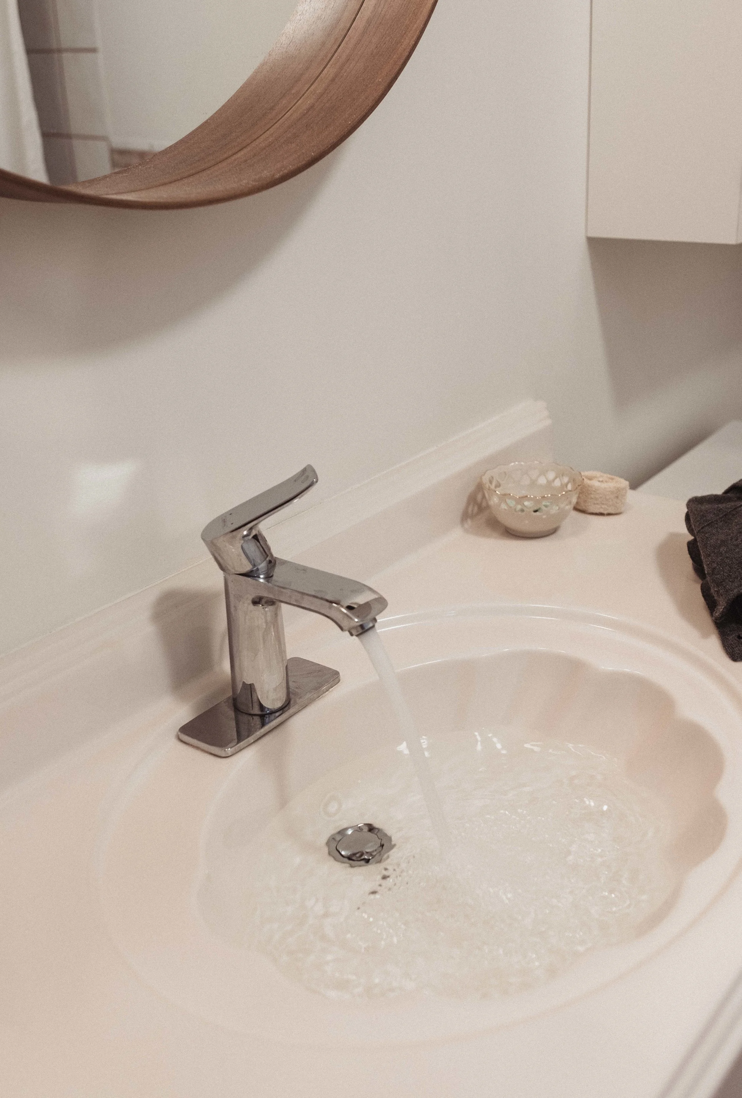 Step 1: fill tub or your sink with COLD water (temperature of water is very important!) Not only is laundering with cold water better for the environment, warm water is often what shrinks knitwear.