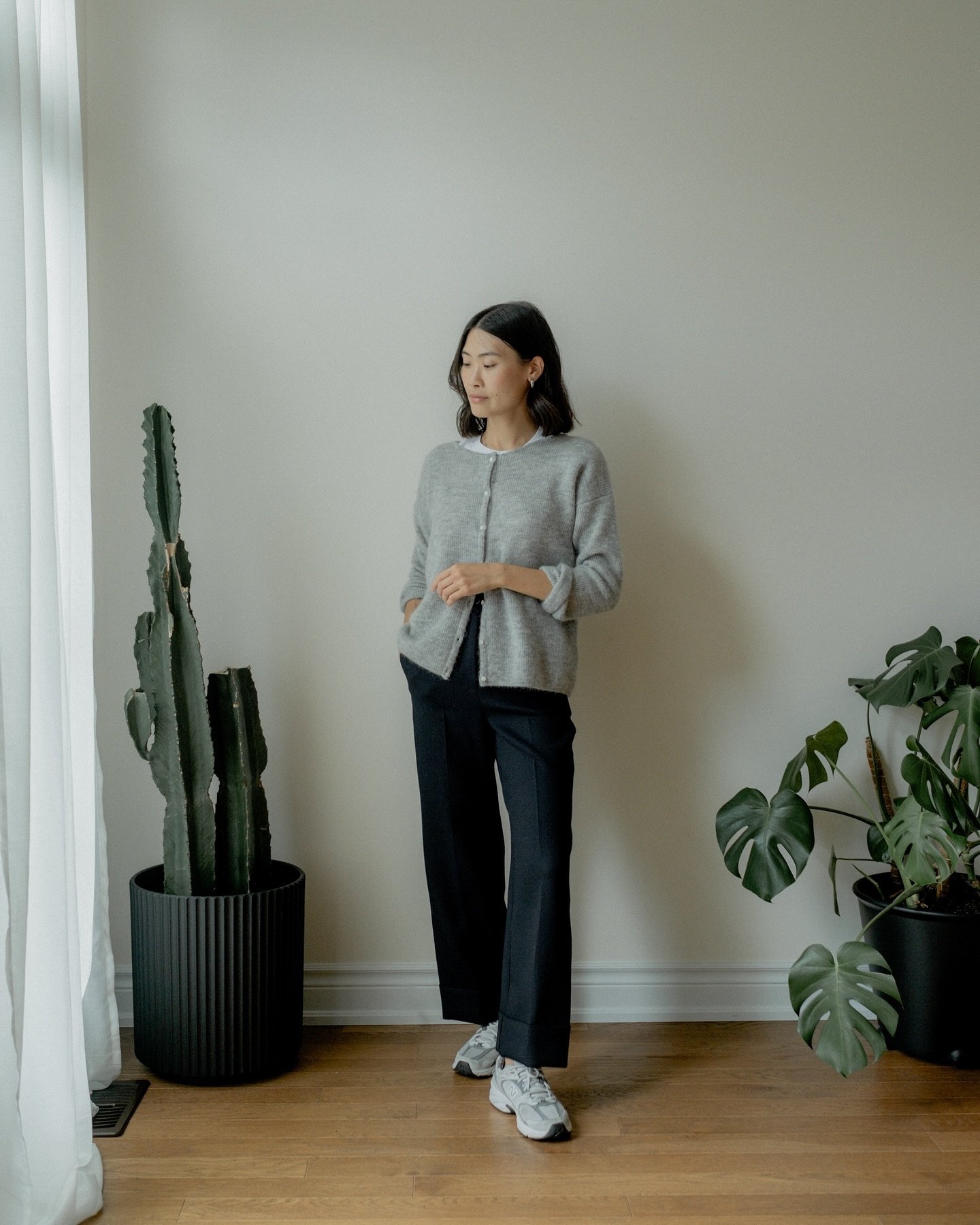 Lots of love for navy and bluesss especially during the colder months 💙

Thanks to @sezane for the best navy trousers 😘