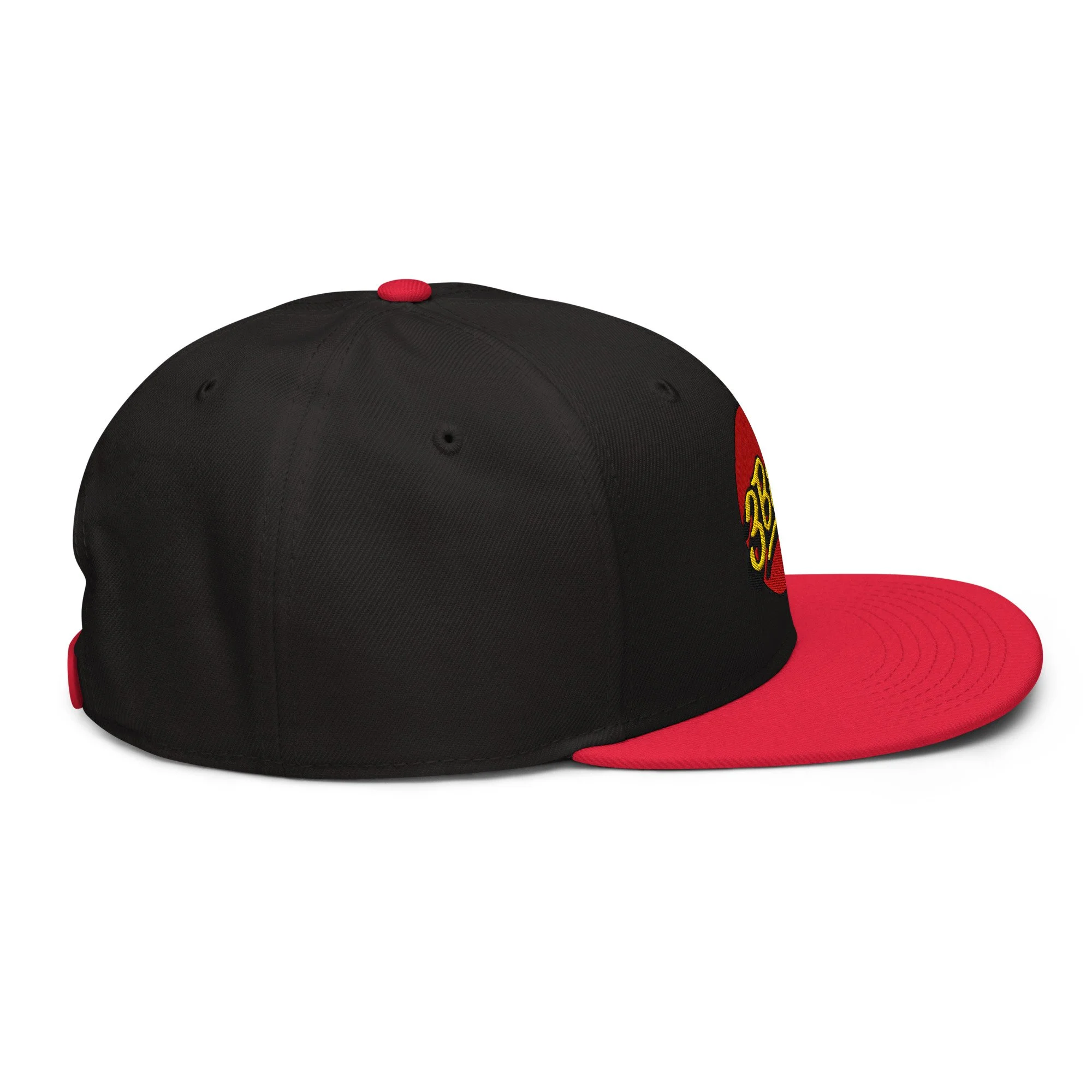 snapback-red-black-black-right-side-6a87b8584bf48.jpg