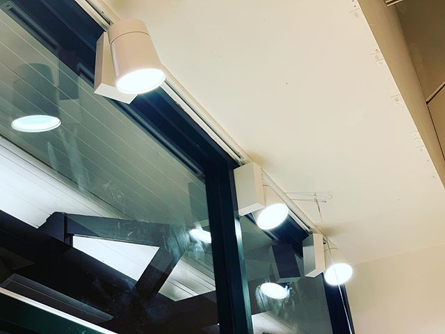 N-n-n-noiiiice little bit of LED track lighting and replacement of faulty lights @ Hallmark, East Midlands Designer Outlet last night. Hopefully some exciting contracts and the prospect of building relationships to come (loooove a good contractor-cli