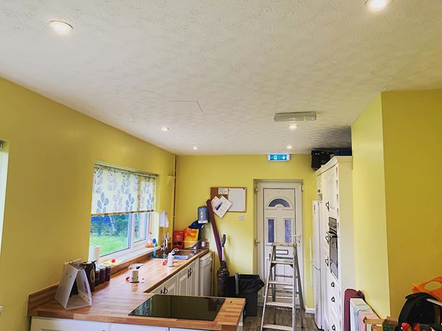 Severe lack of D O W N L I G H T S on here I have noticed, here&rsquo;s some we fitted @ Brookhill Lees in their bungalow, consider your feed blessed with the light of approximately 18 downlights #electrician #lighting #downlights #kitchen