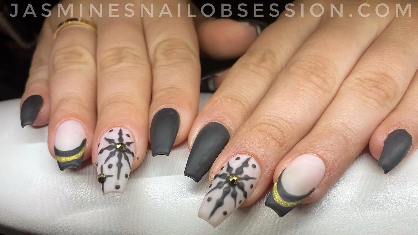 Merry Christmas 🎄🎁 
Apres full set w/ gel nail art 🖼 
How are you feeling this set? 
.
.
.
#jasminesnailobsession #dmvnails #nails💅🏾 #nailsofinstagram #notd #blackgirlsdonails #nailsmagazine #dmvnailtech #nailstyle #nailsonfleek #mdnails #vanail