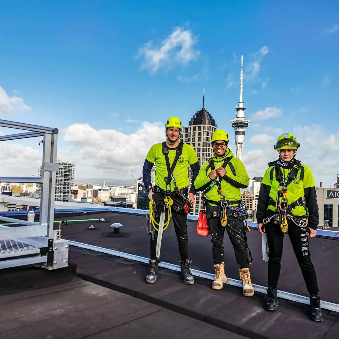 International Crew @mb_property_services 🇳🇿

Industrial Rope Access Services, Auckland Newzealand

#ropeaccess #constructionnz #petzl #singingrock #ropeaccesstechnician #ropeaccesslife #rigging #auckland #newzealand #mahi #mbpropertyservices #windo