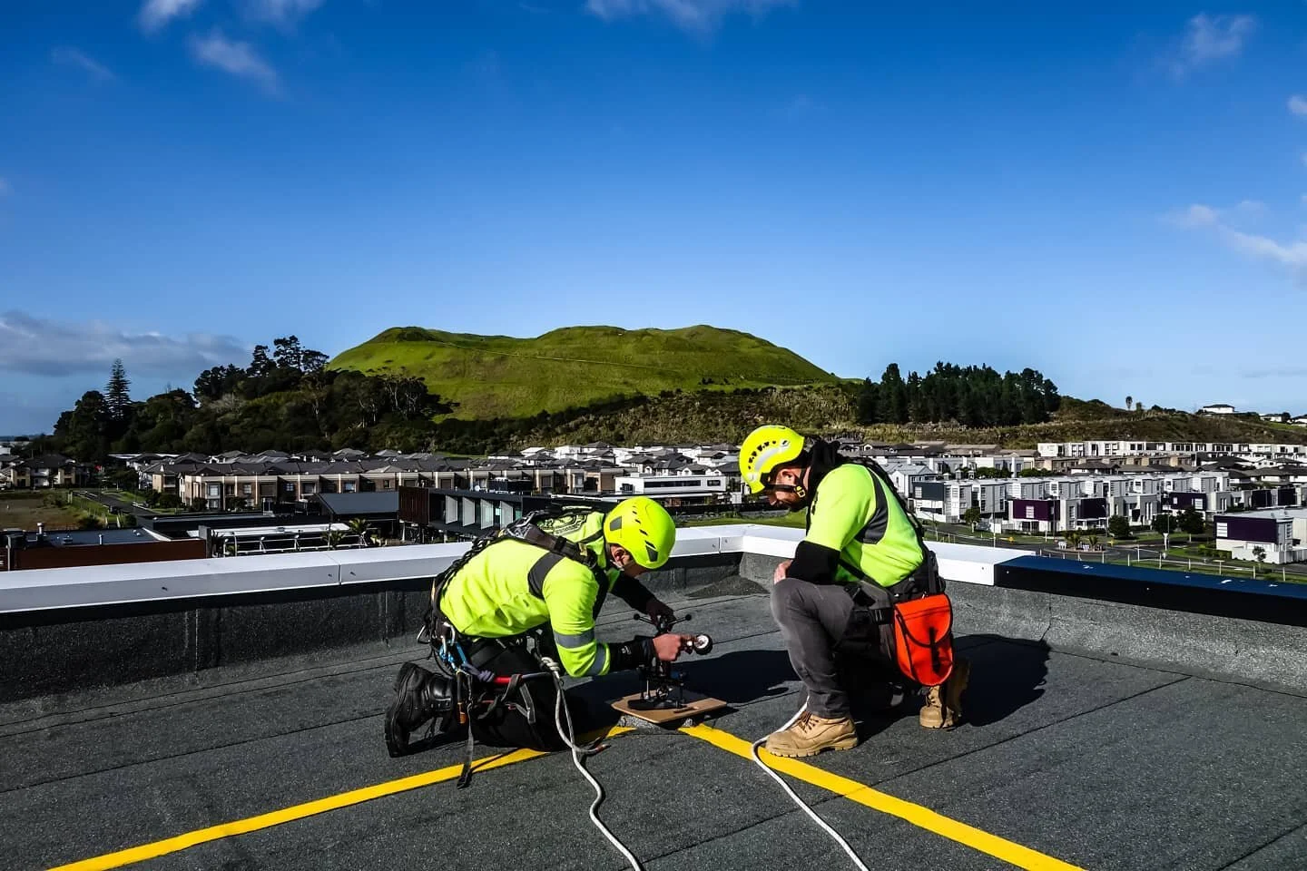Are your Roof Anchors due for inspection? contact the team @mb_property_services 🇳🇿

#ropeaccess #constructionnz #petzl #singingrock #ropeaccesstechnician #ropeaccesslife #rigging #auckland #newzealand #mahi #mbpropertyservices #windowcleaning #acc