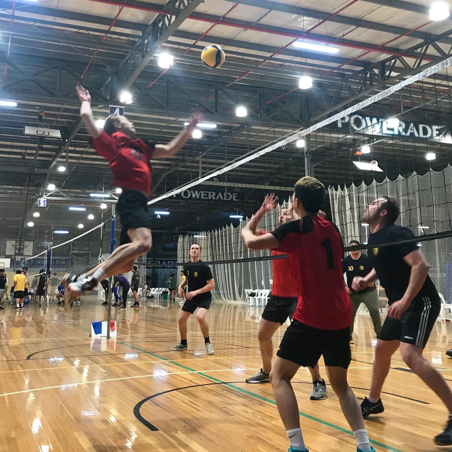 Some action from the Volleyball Otago Winter league, where our B team picked up a 3-0 last week over Vikings Gold! 

🦂🔴⚫️