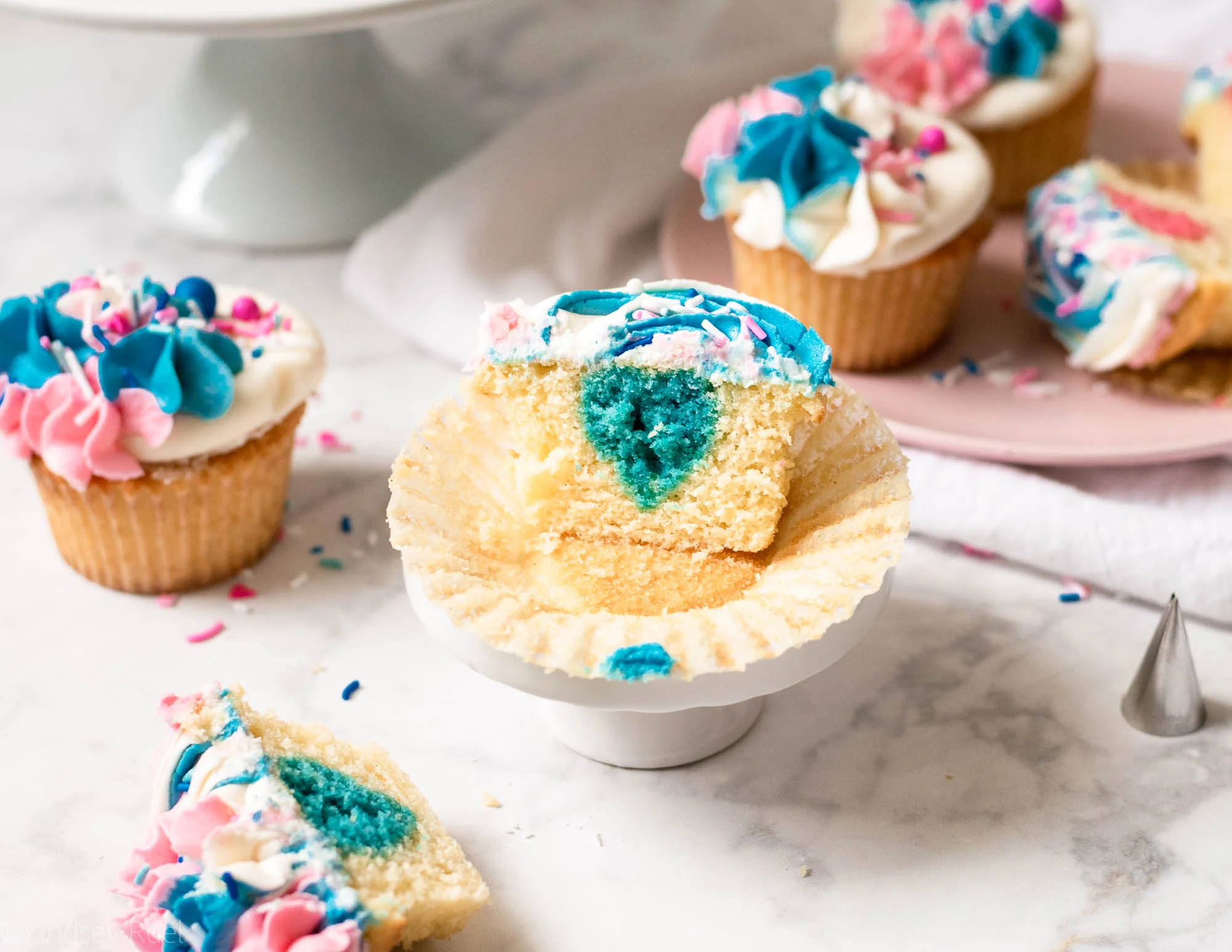 Gender-Reveal-Cupcakes-14.jpg
