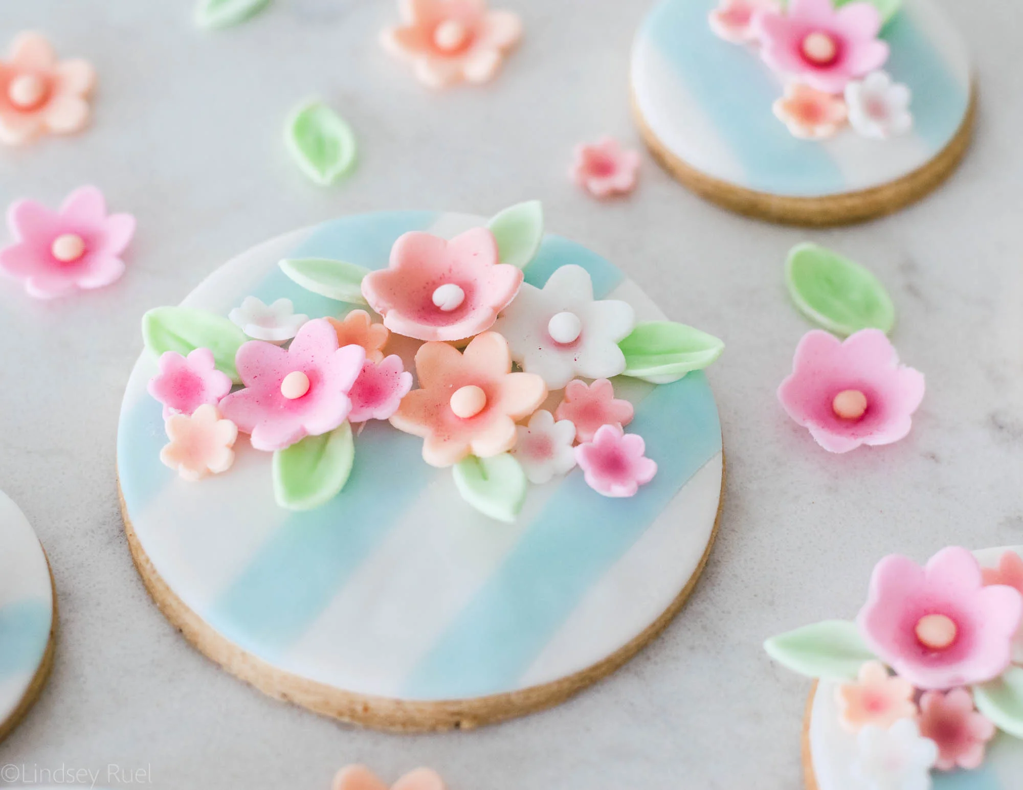 Fondant-Flower-Cookies-18.jpg