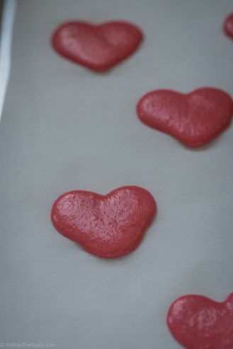 Heart-Macarons-11.jpg