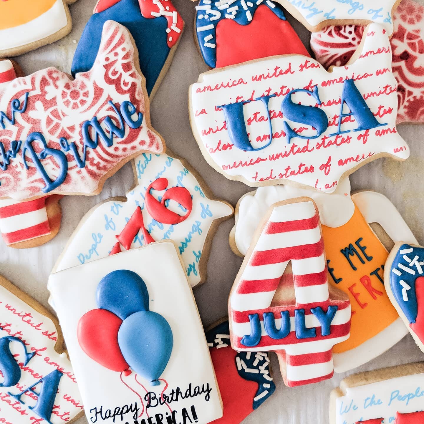 2019 was the first and probably the last time I will make cookies for the 4th of July (for sale).

I hate to say it guys, but its one of my least favorite holidays. 😬 Especially for making cookies. My creative juices aren't flowing.

That being said