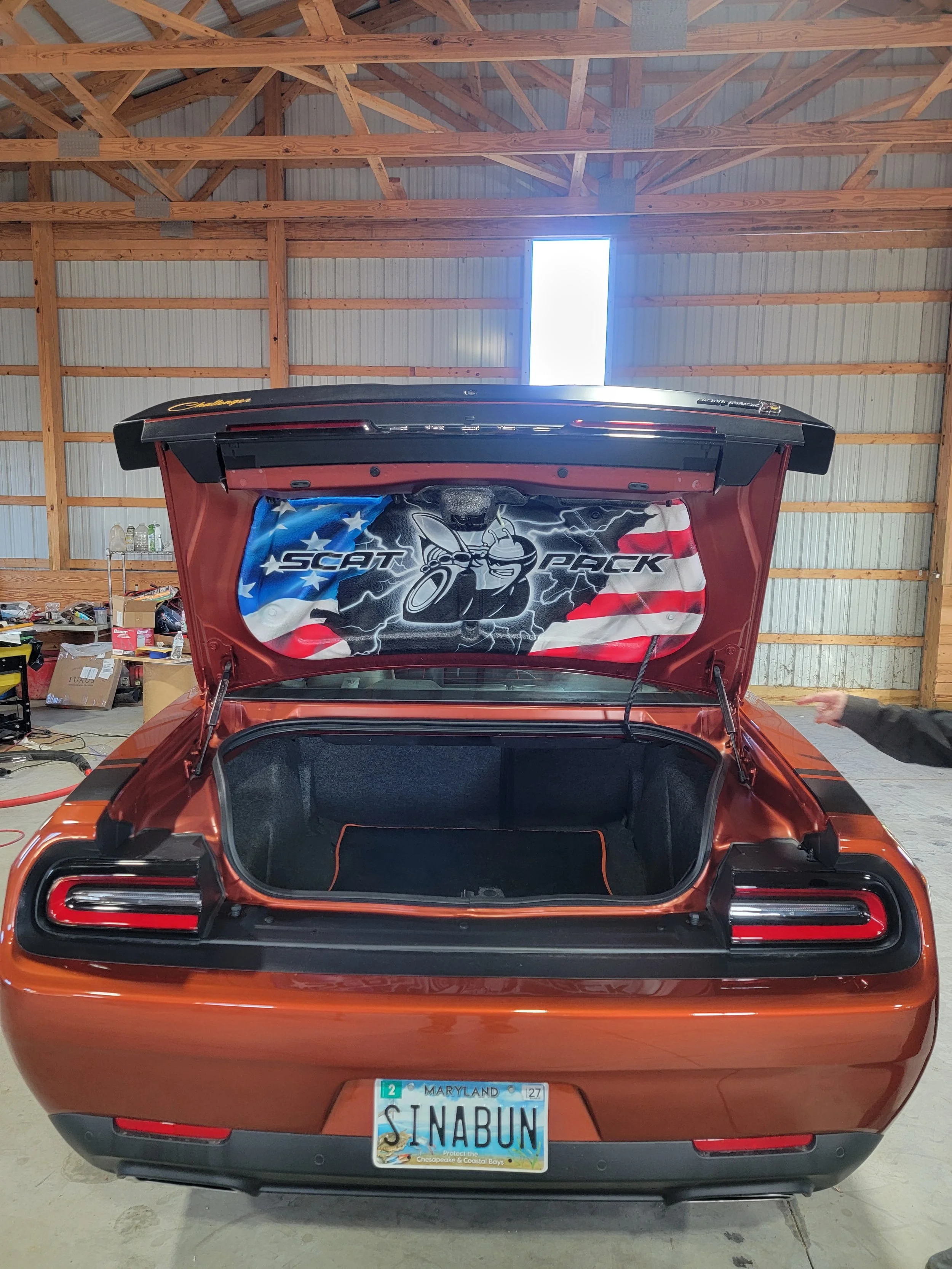 Dodge Challenger Trunk linber.jpg