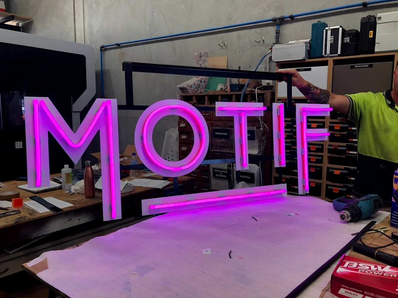 LED “neon” Motif logo on framework