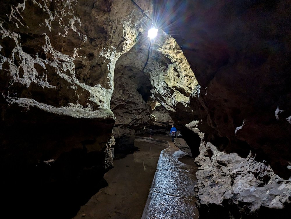 caves_pic_19.jpg