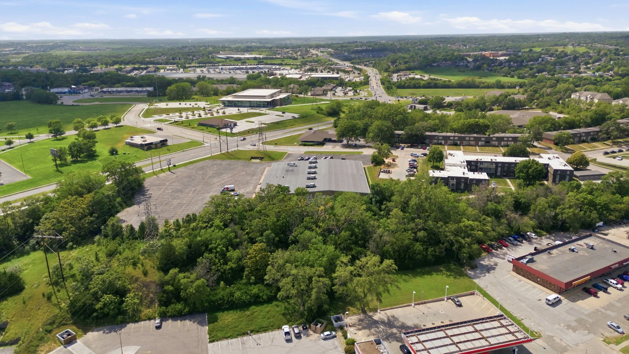 141-web-or-mls-601 Chateau Dr Drone-33.jpg