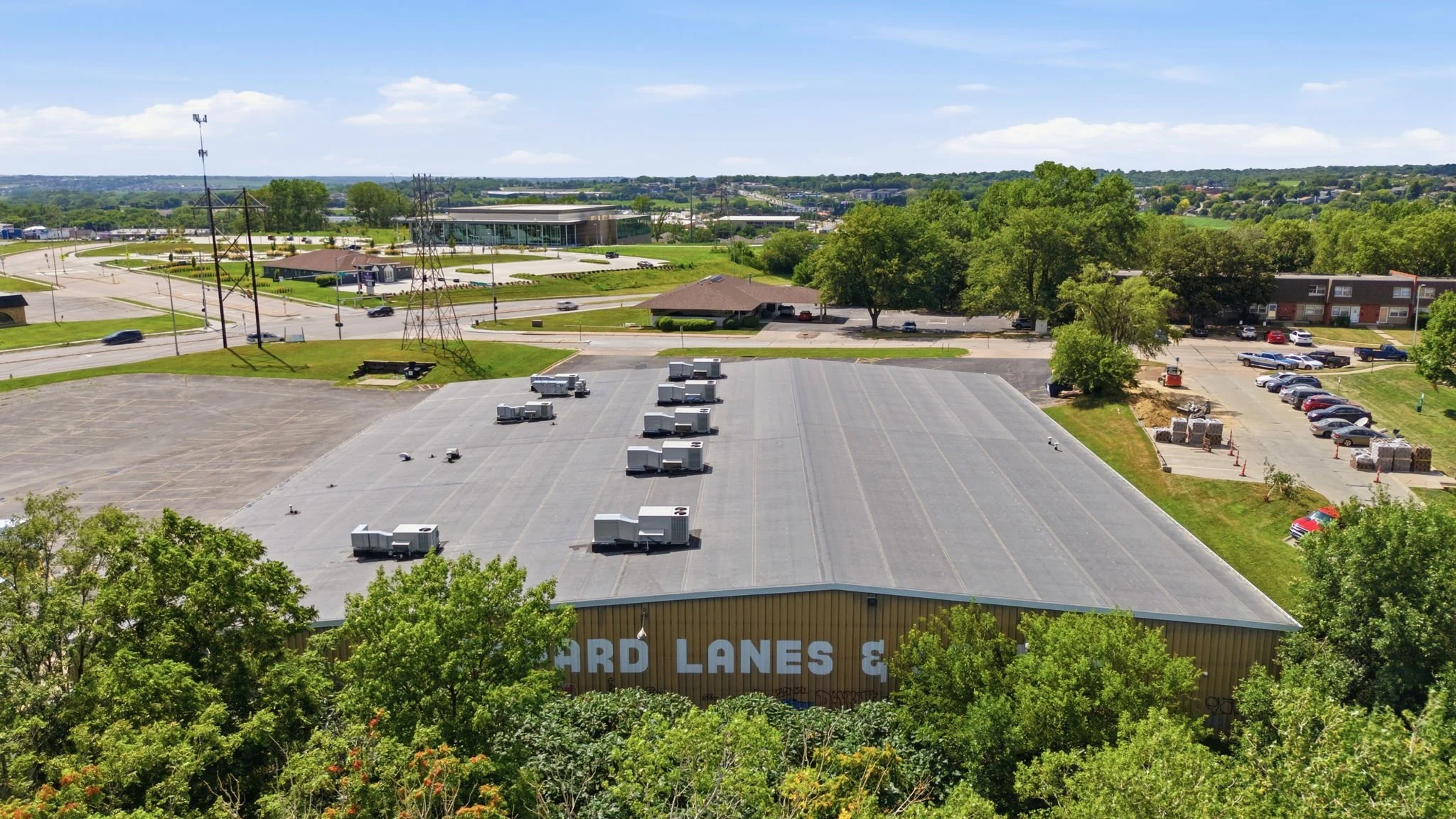 133-web-or-mls-601 Chateau Dr Drone-25.jpg
