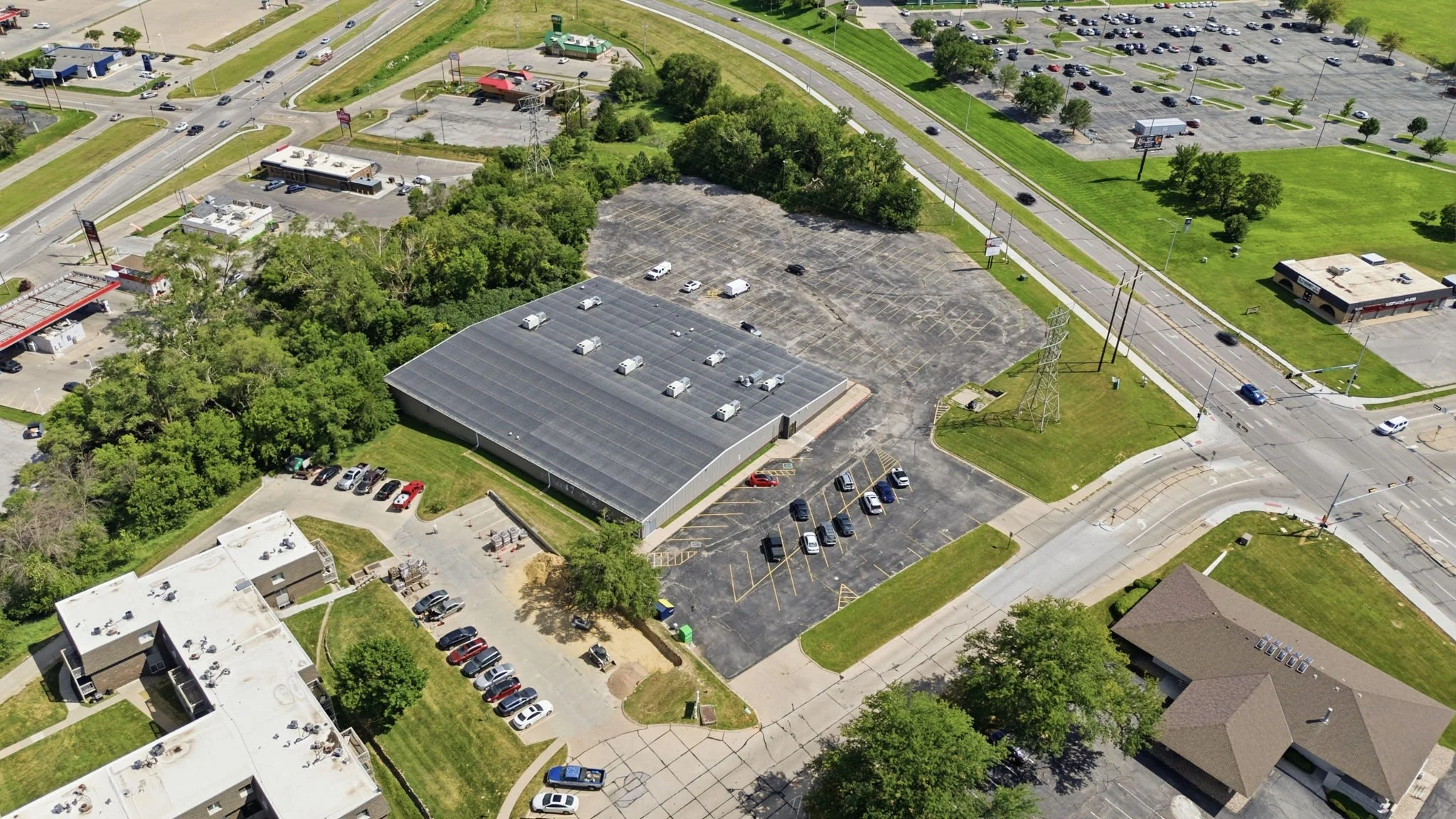 154-web-or-mls-601 Chateau Dr Drone-46.jpg