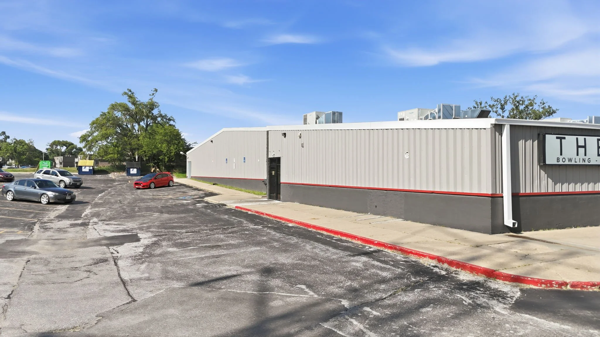 117-web-or-mls-601 Chateau Dr Drone-09.jpg