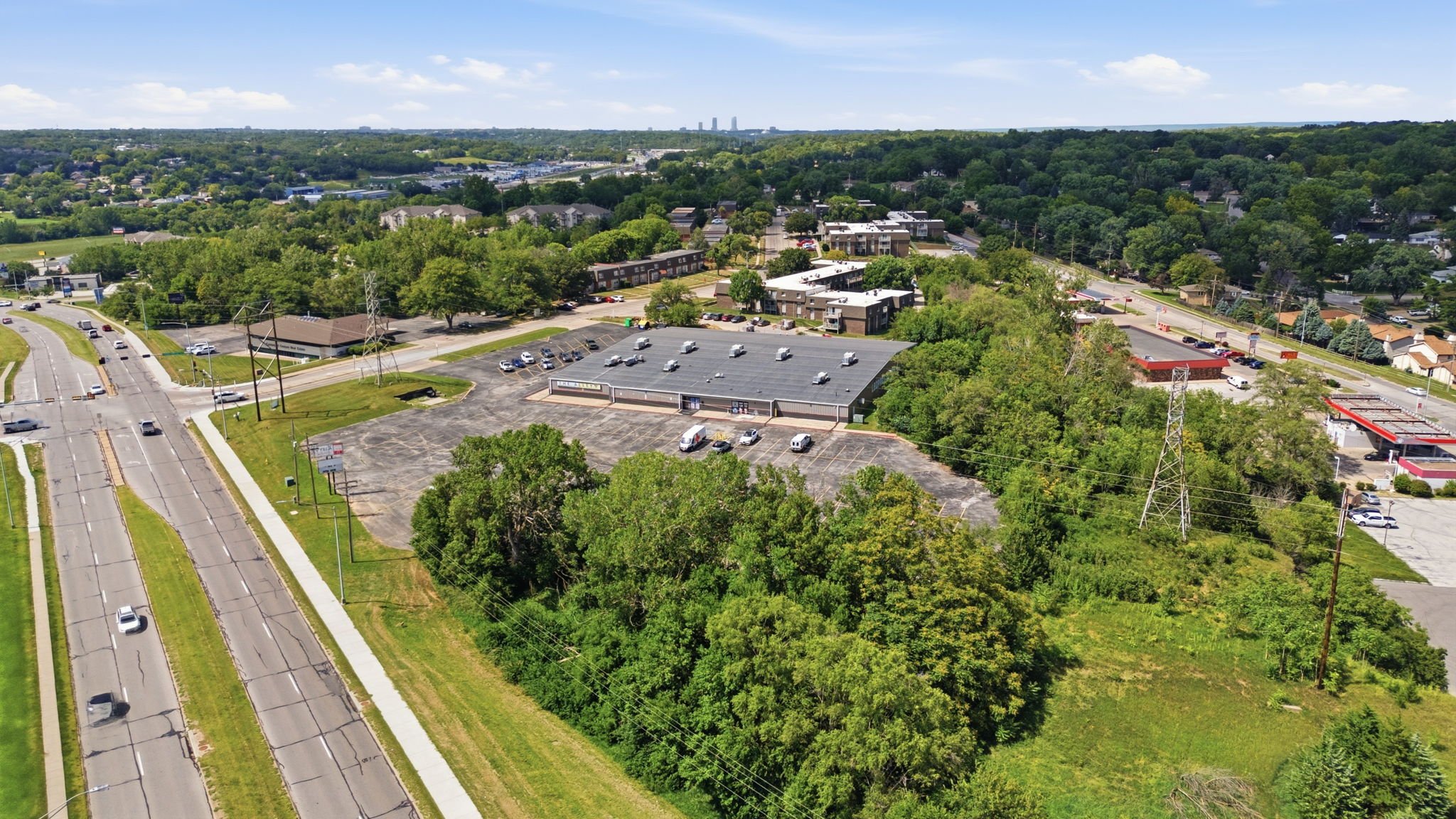 151-web-or-mls-601 Chateau Dr Drone-43.jpg