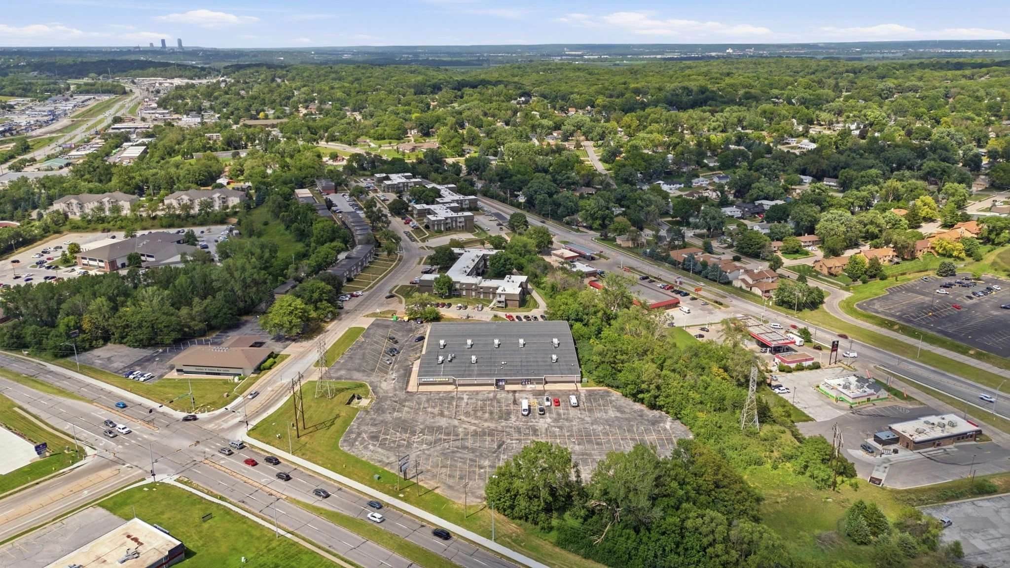 149-web-or-mls-601 Chateau Dr Drone-41.jpg