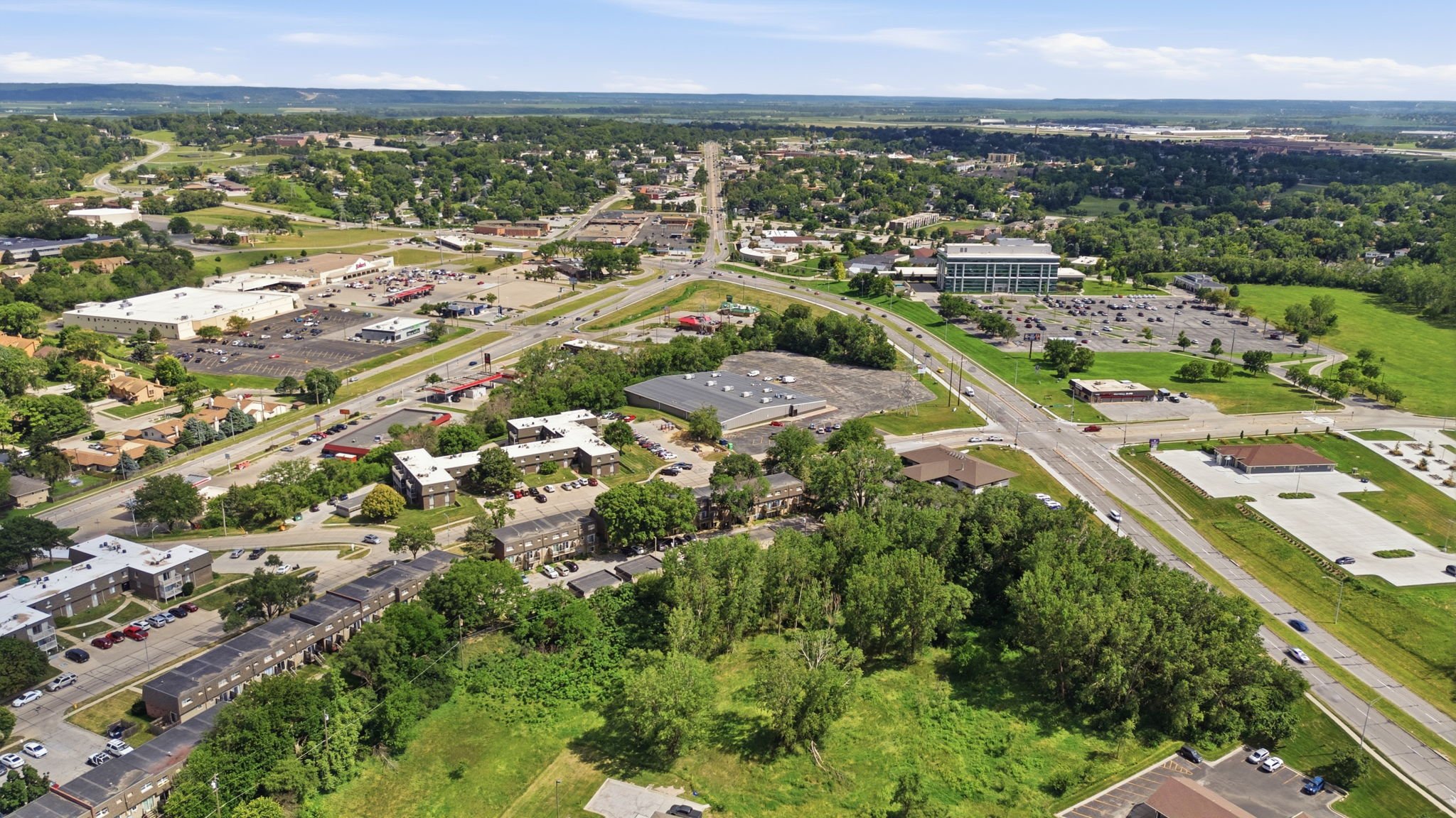 153-web-or-mls-601 Chateau Dr Drone-45.jpg