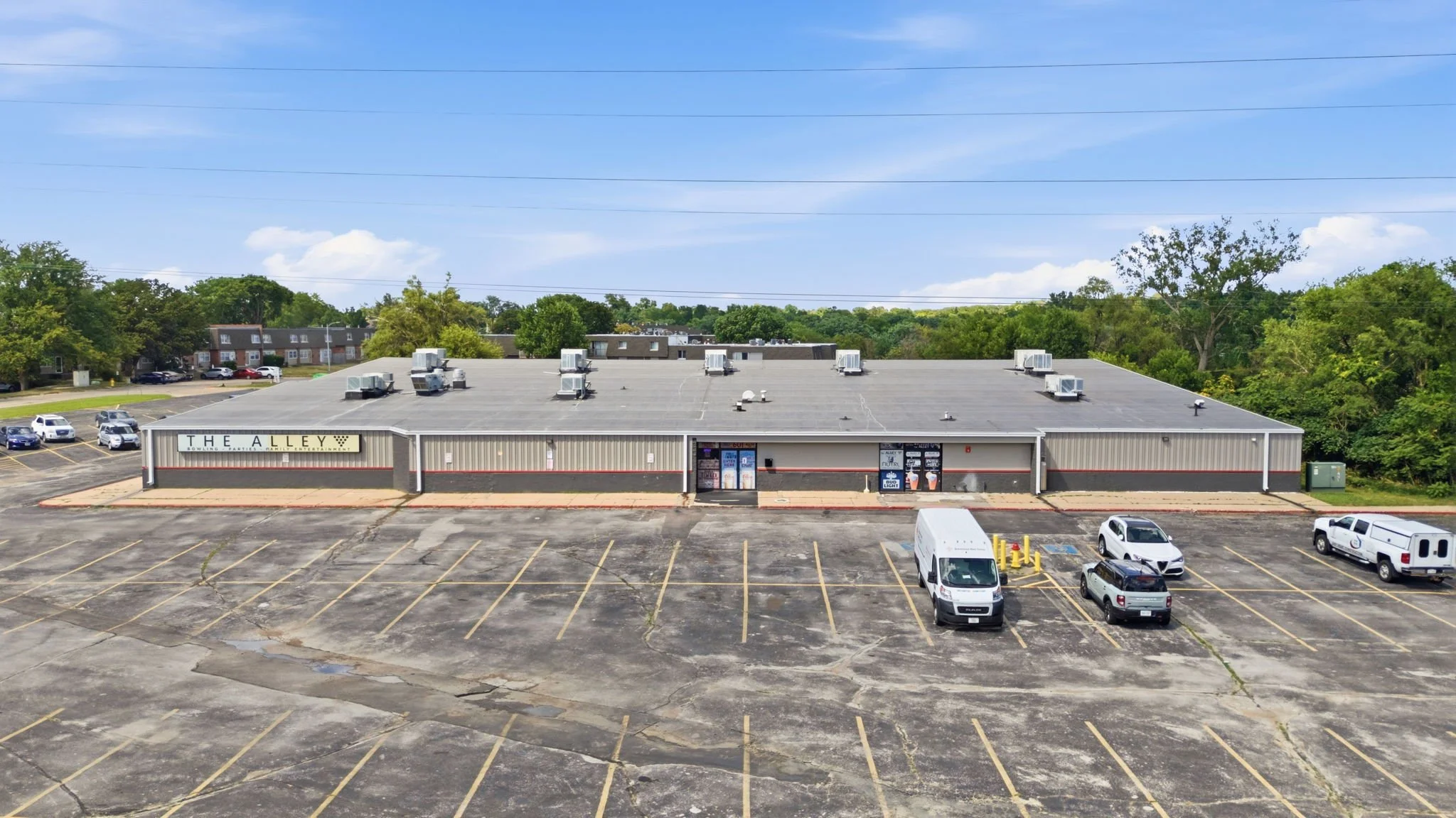 126-web-or-mls-601 Chateau Dr Drone-18.jpg