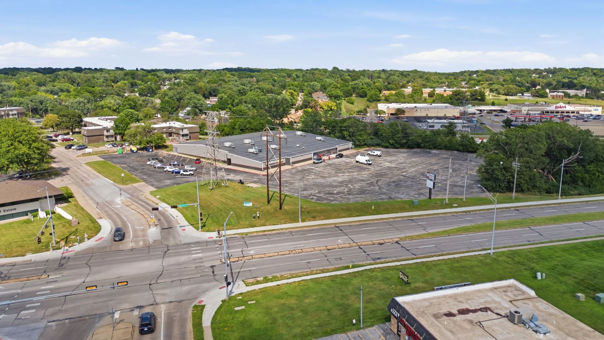 156-web-or-mls-601 Chateau Dr Drone-48.jpg