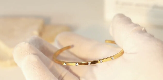 53E4F069-5411-4089-B964-D6D93C5AF59A