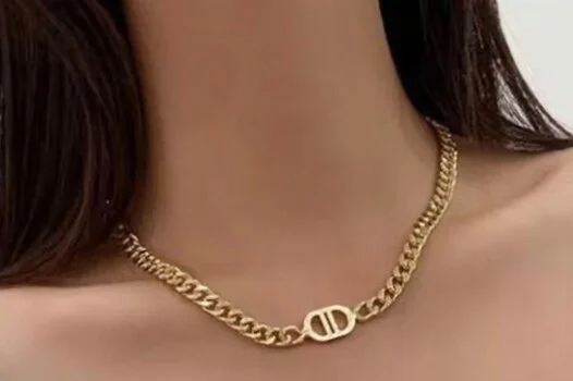 4E7D276C-F7C3-42BB-94D9-03C2D14DFF1E