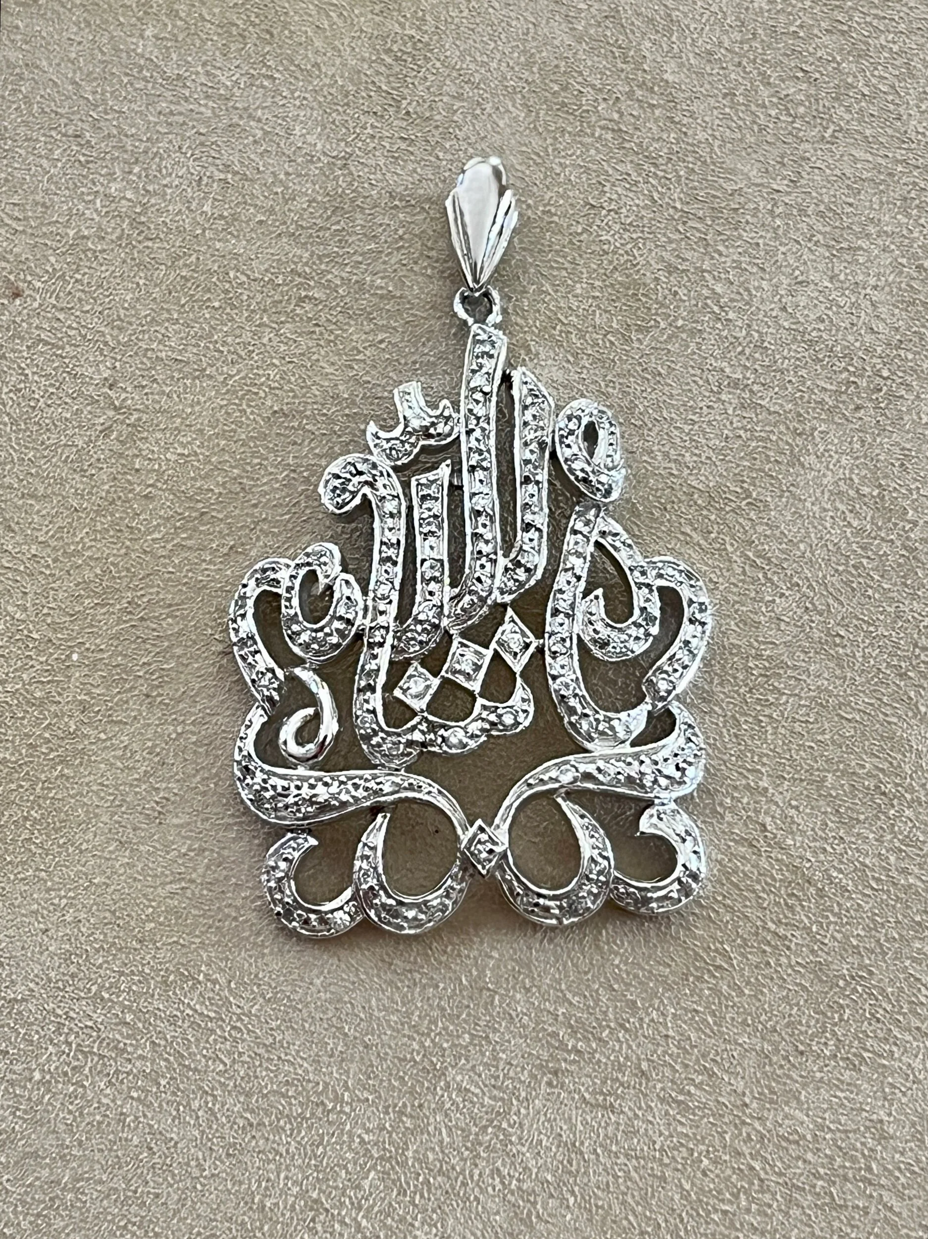 9E459833-CF13-44DD-ABF0-726CDD3FA9CA