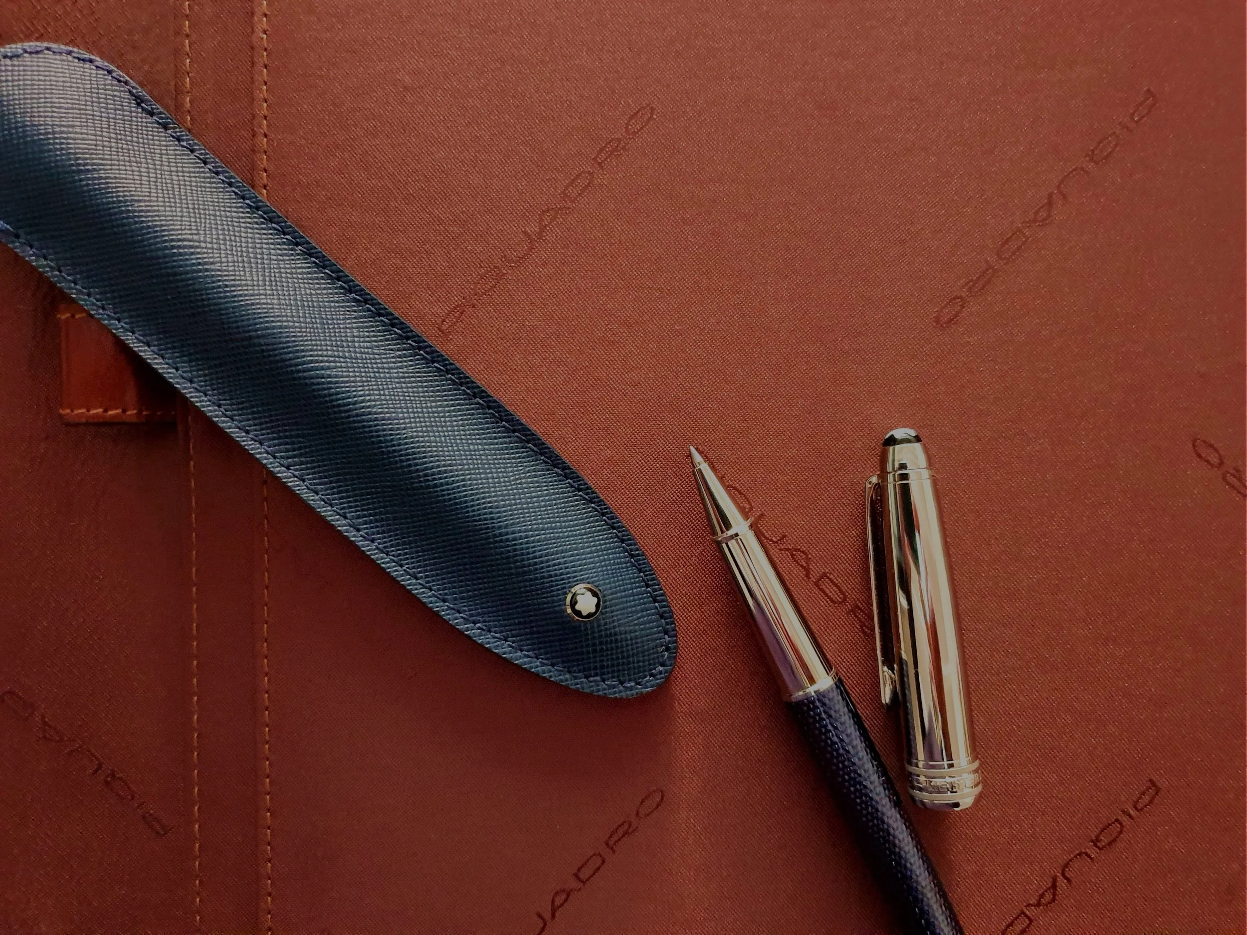 egu-fountain-pen-leather-case.jpg