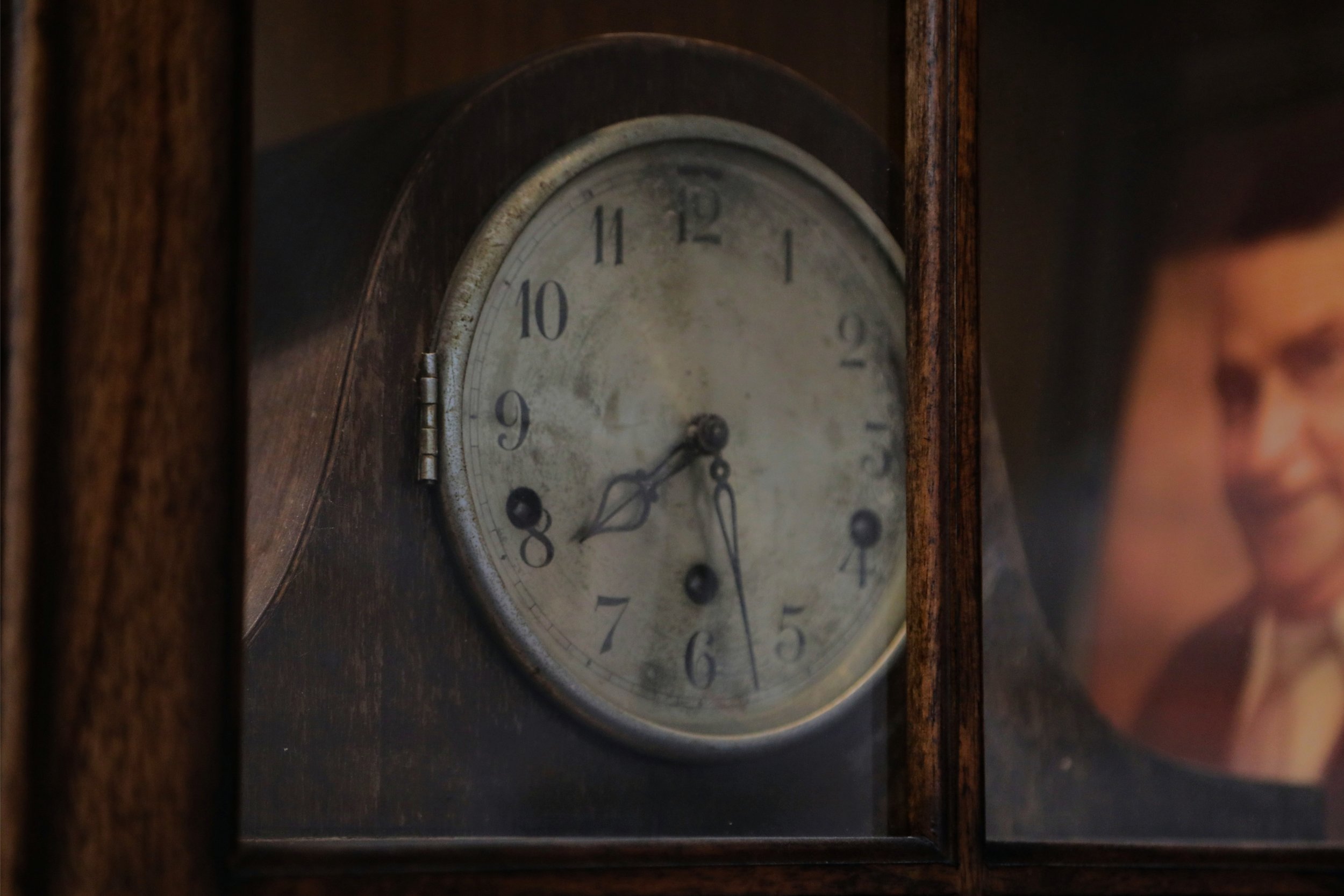 egu-vintage-grandfather-clock.jpg