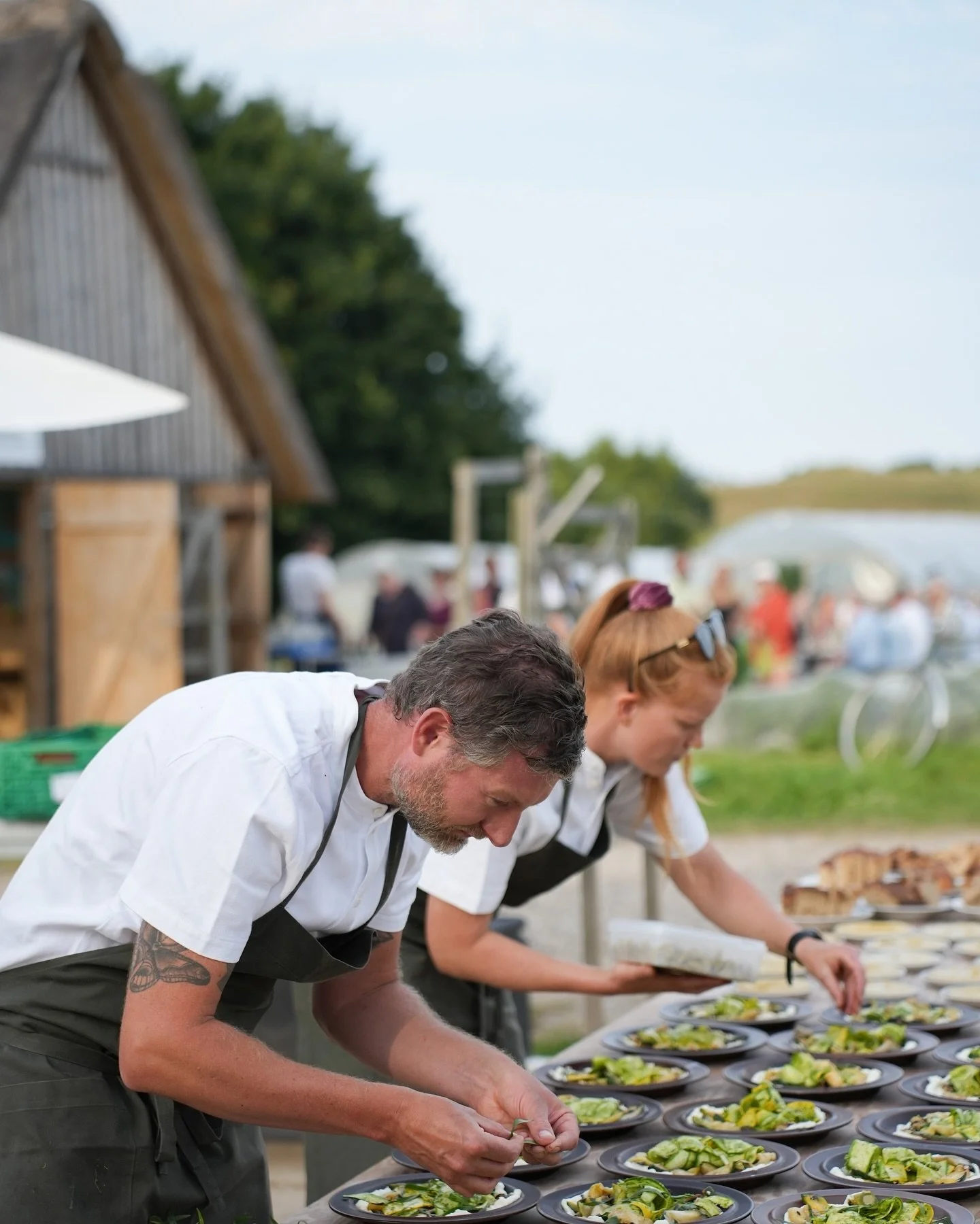 Traditionen tro sluttede vi sommerferien af med langbordsmiddag i marken hos vores gode venner Nanna og Christopher p&aring; @lerbjerggaard.andelsgaarde🌸

Tak til alle jer dejlige g&aelig;ster, der spiste med, tak for markens fantastiske r&aring;var