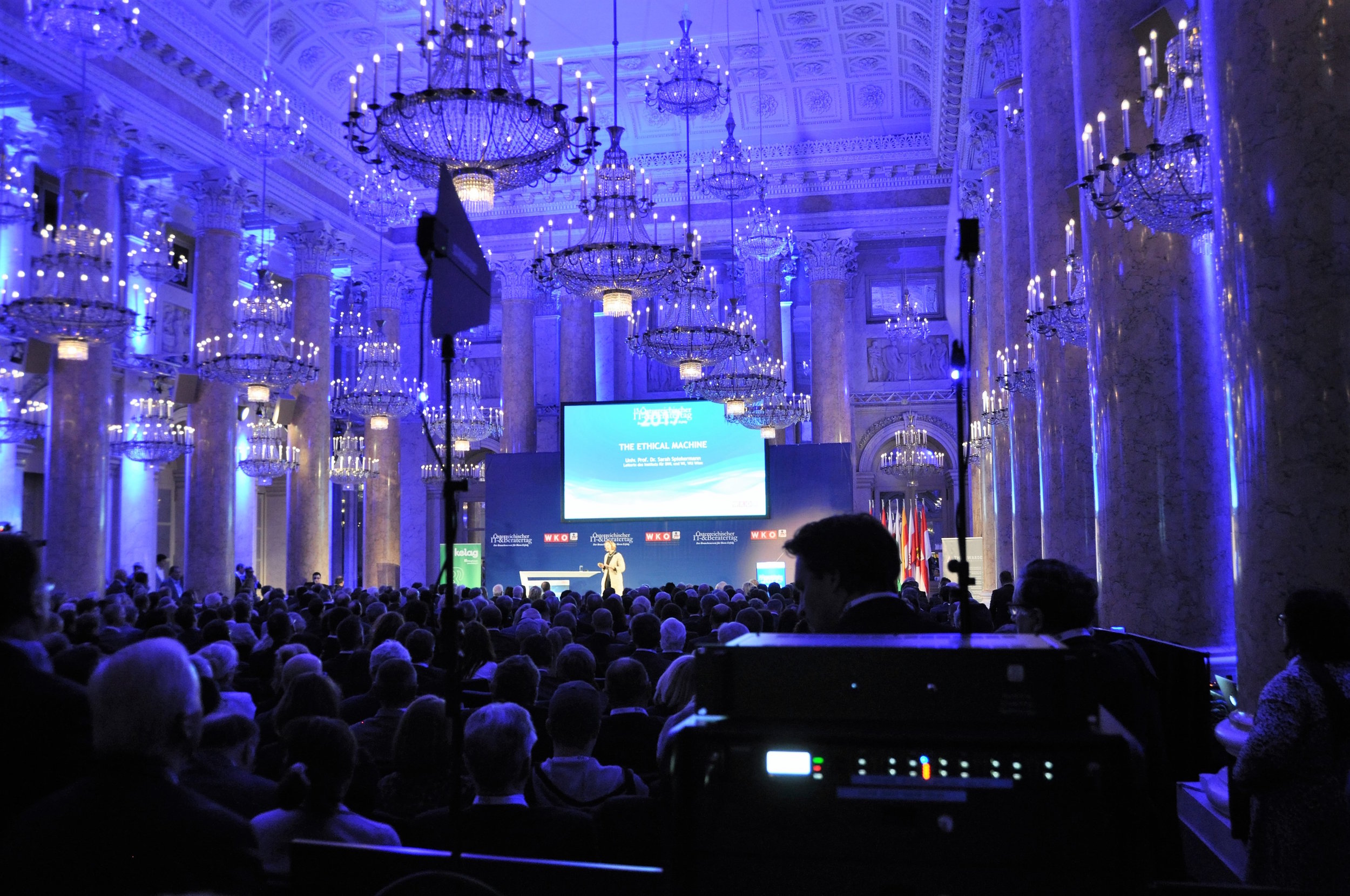 auXala allows multi-channel live-translation over WiFi